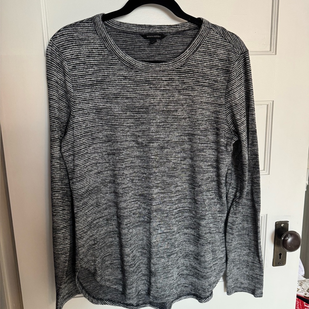 Banana Republic Luxespun Stripe Top M Black White Long Sleeve Lightweight Soft